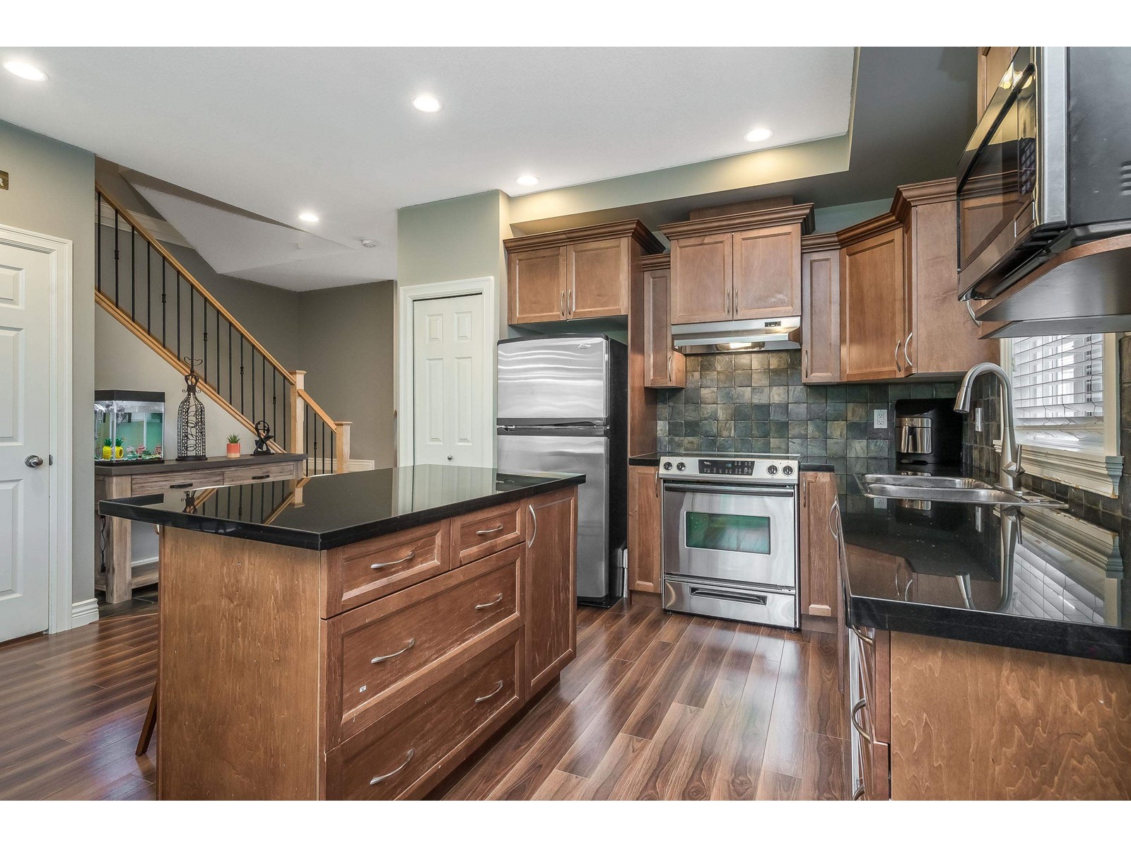 6668 195 STREET, Surrey real estate listing R3006218