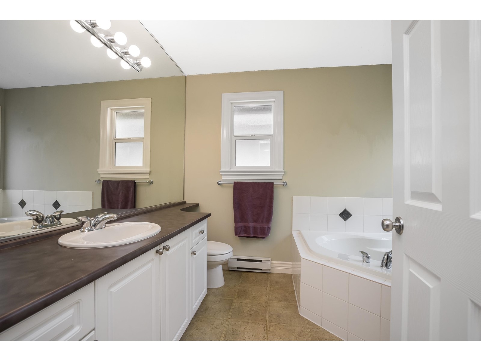 6668 195 STREET, Surrey real estate listing R3006218