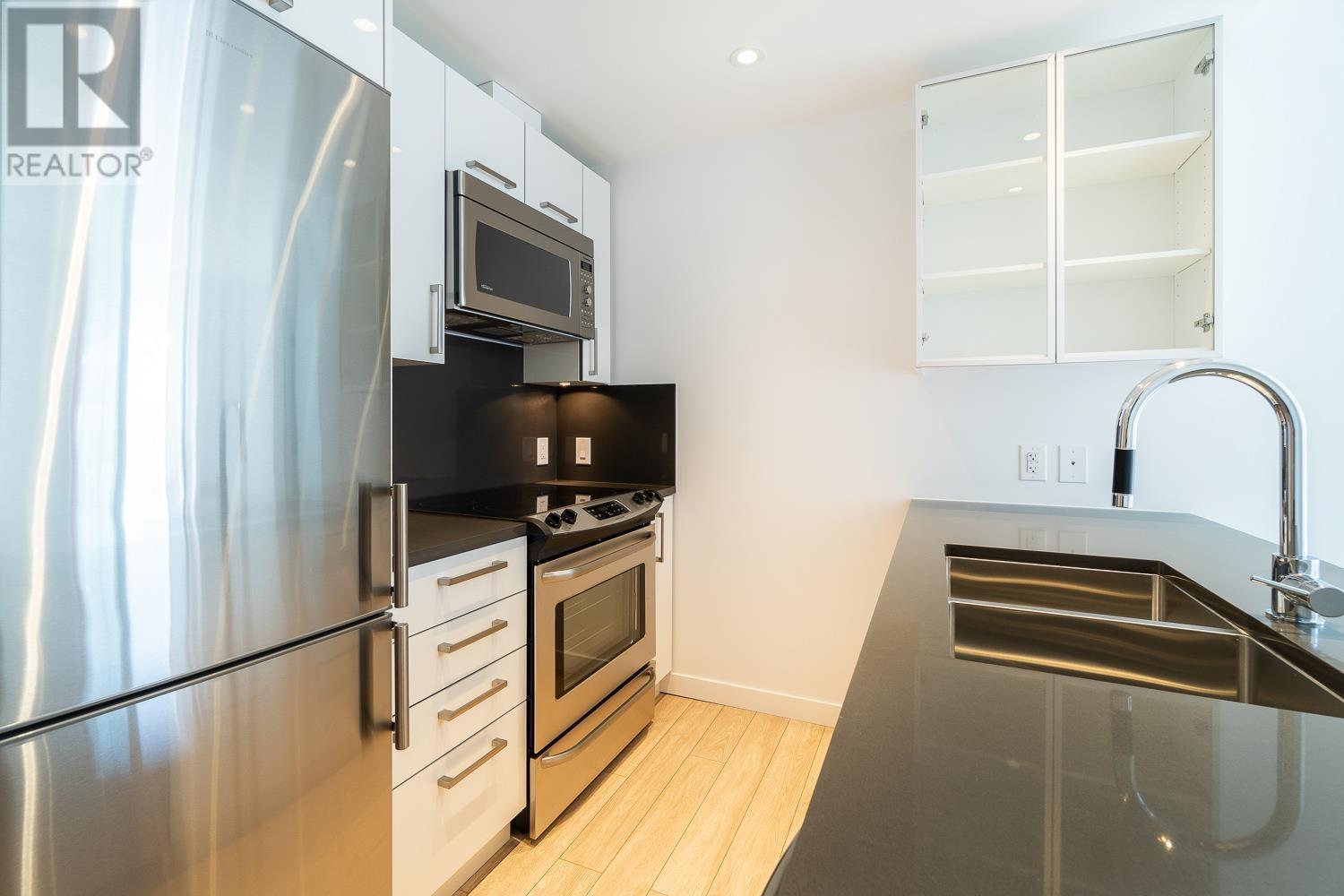 PH9 955 E HASTINGS STREET, Vancouver real estate listing R3005646