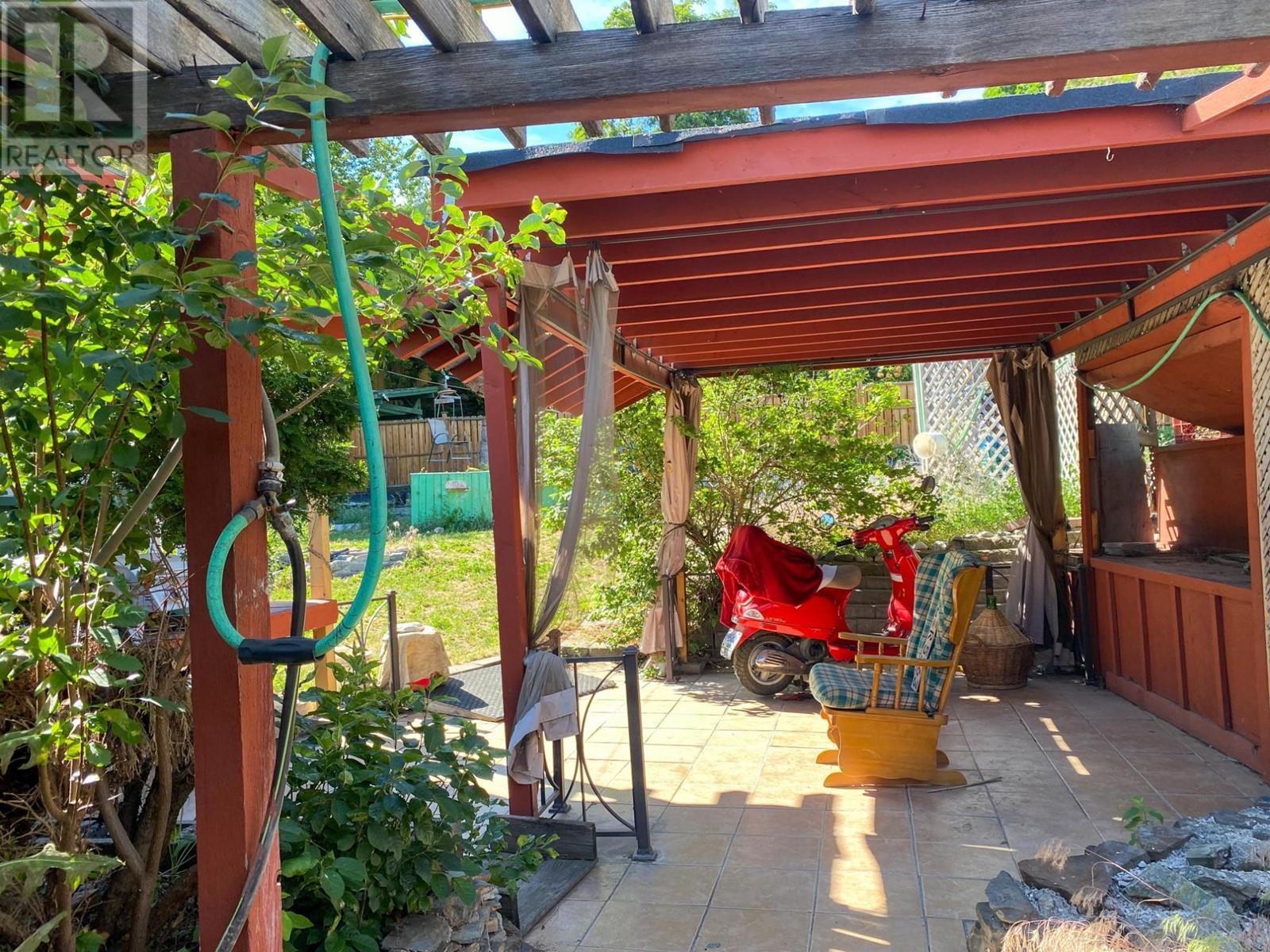 705 MAIN Street, Lillooet