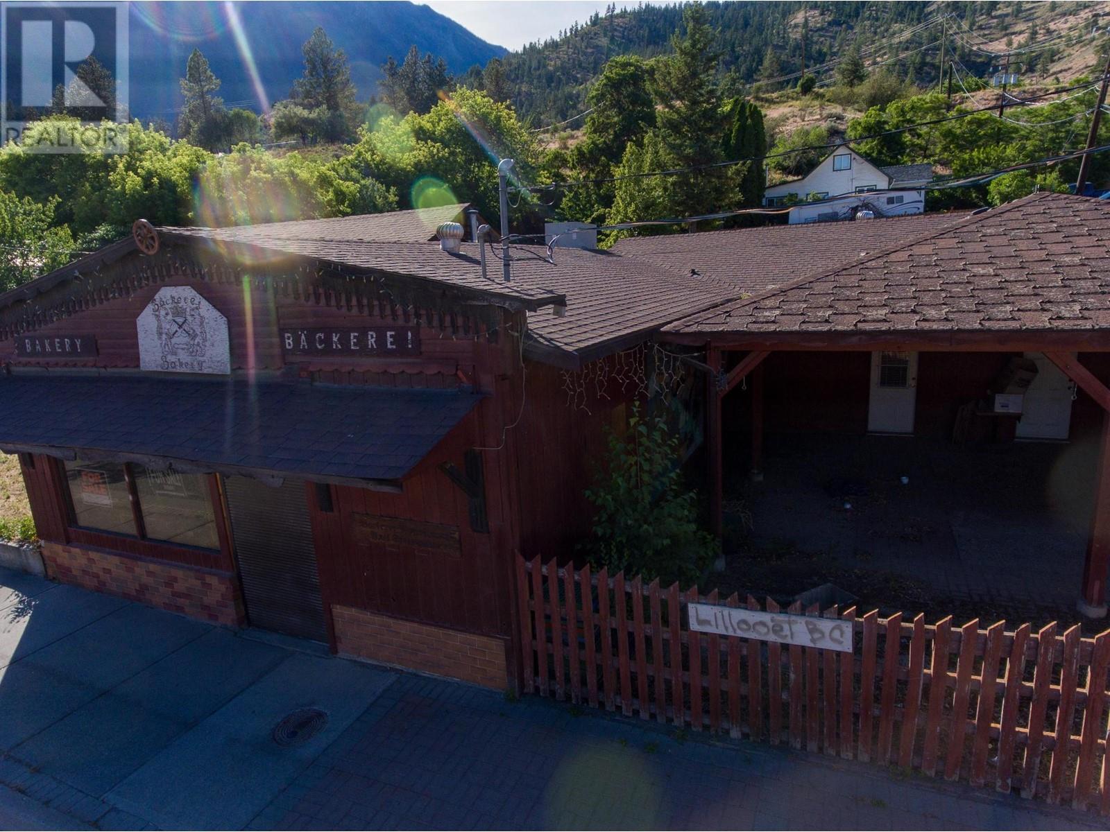 705 MAIN Street, Lillooet