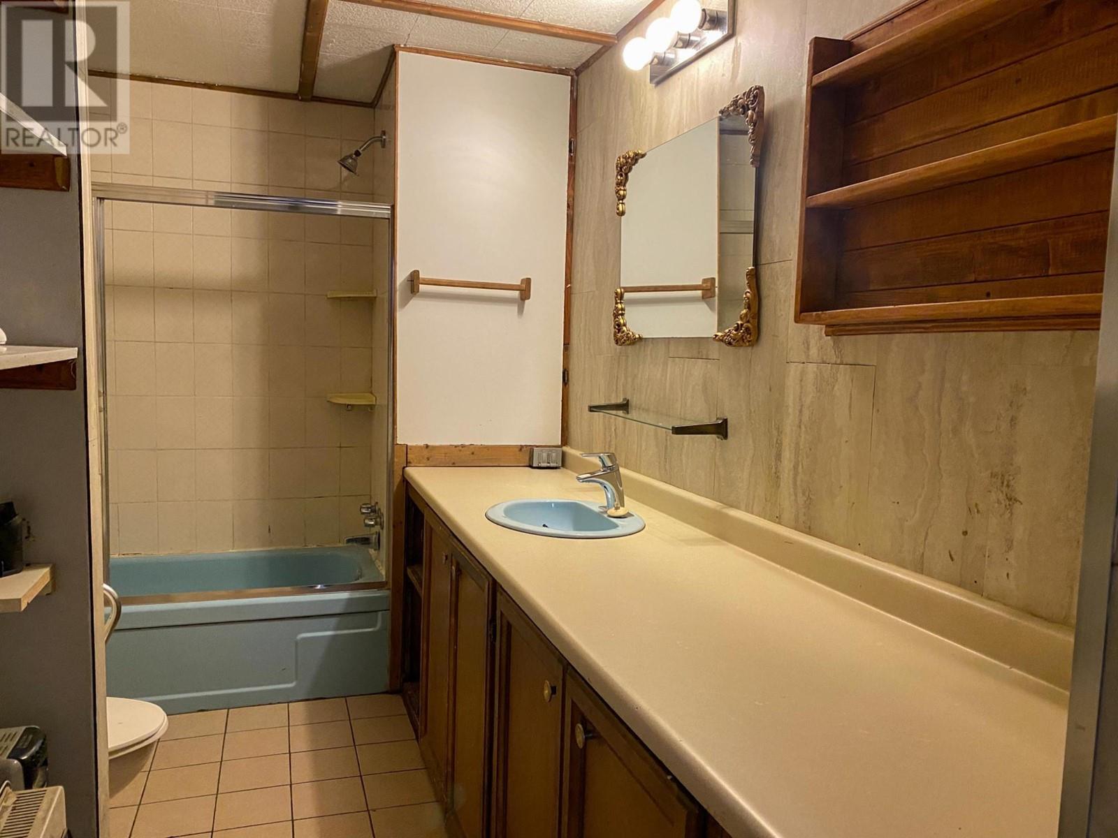 705 MAIN Street, Lillooet