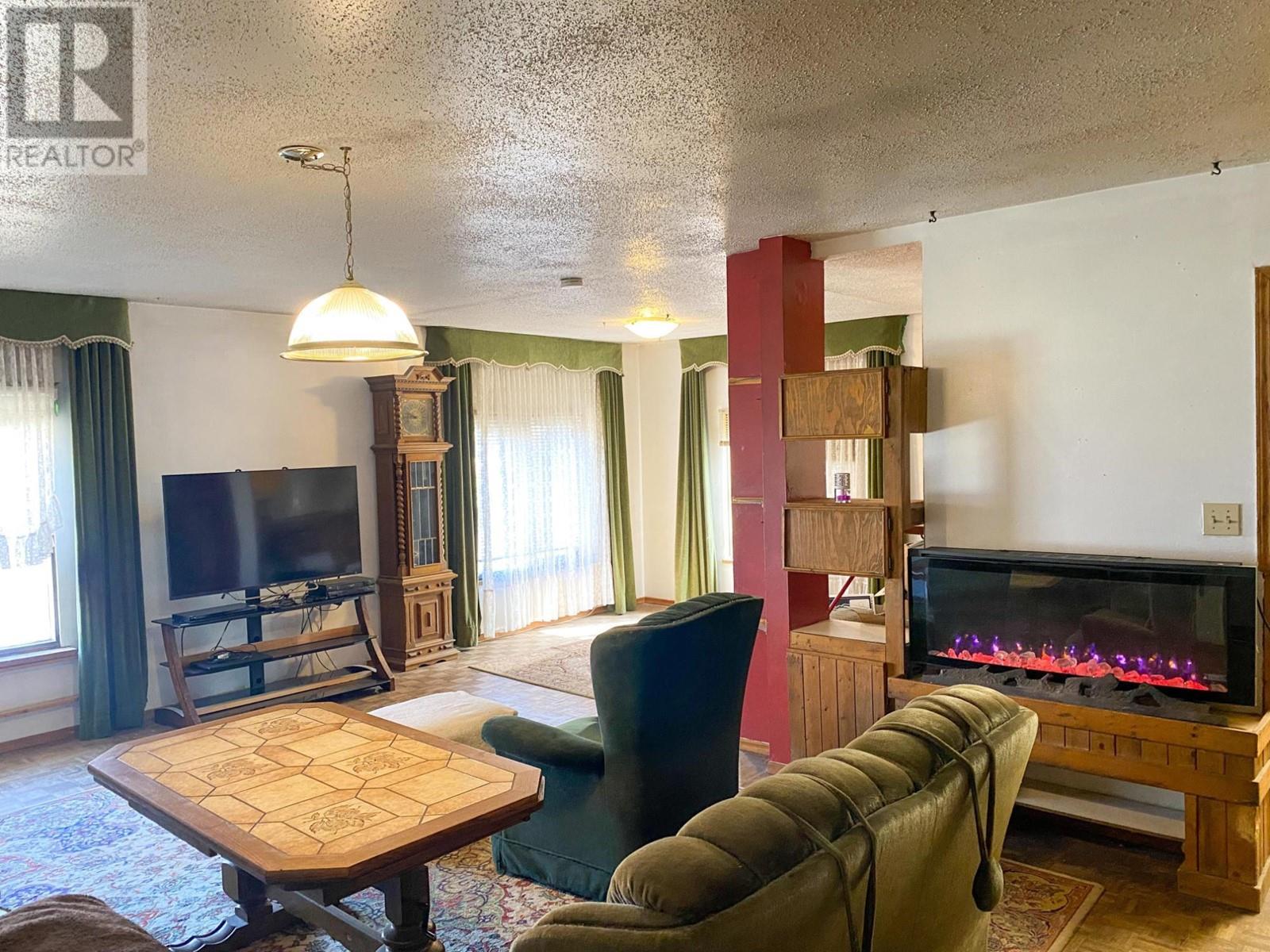 705 MAIN Street, Lillooet