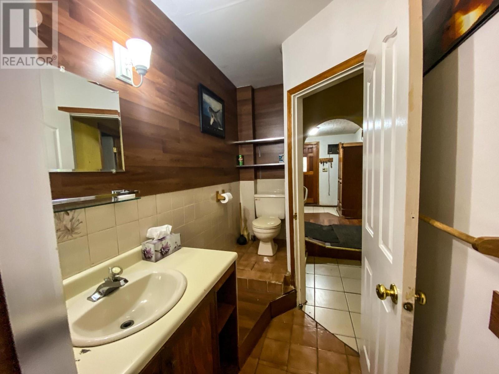 705 MAIN Street, Lillooet