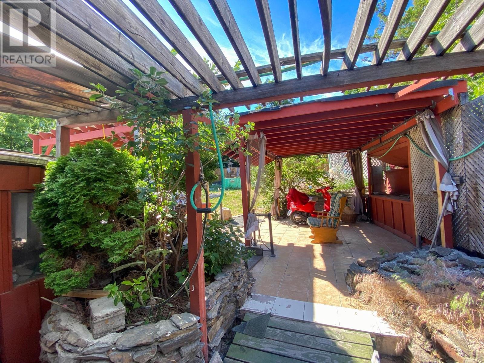 705 MAIN Street, Lillooet