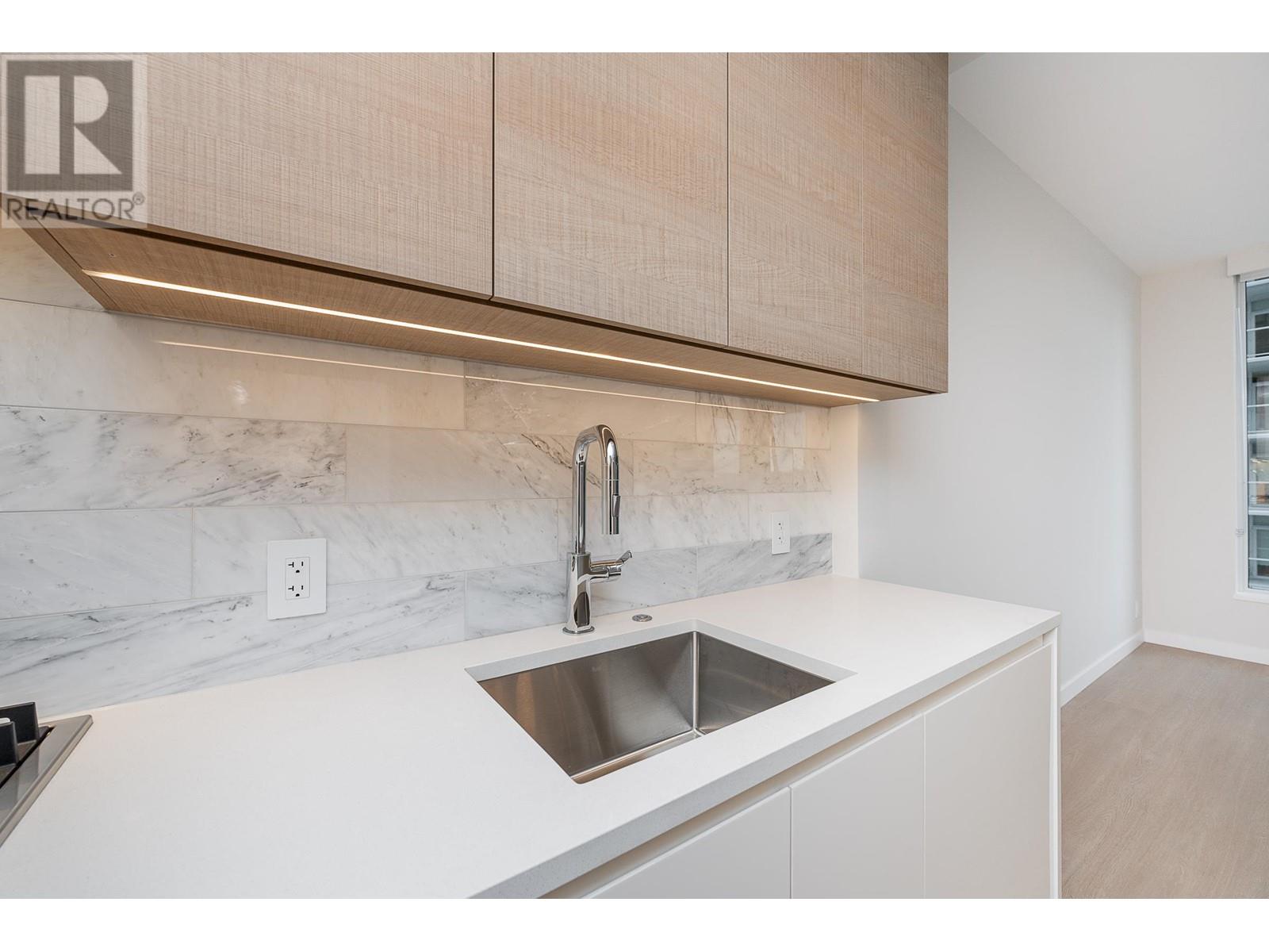 1001 2108 GILMORE AVENUE, Burnaby real estate listing R3006192