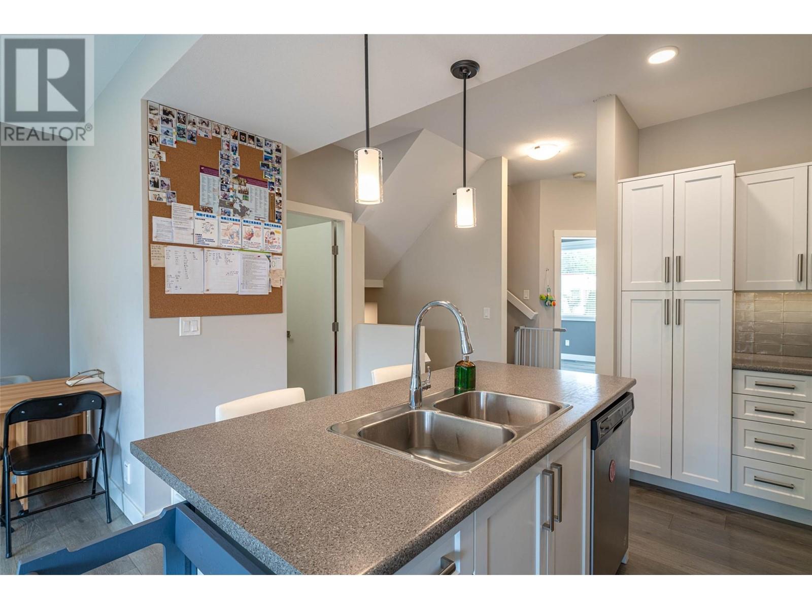 1 2802 40 Street, Vernon