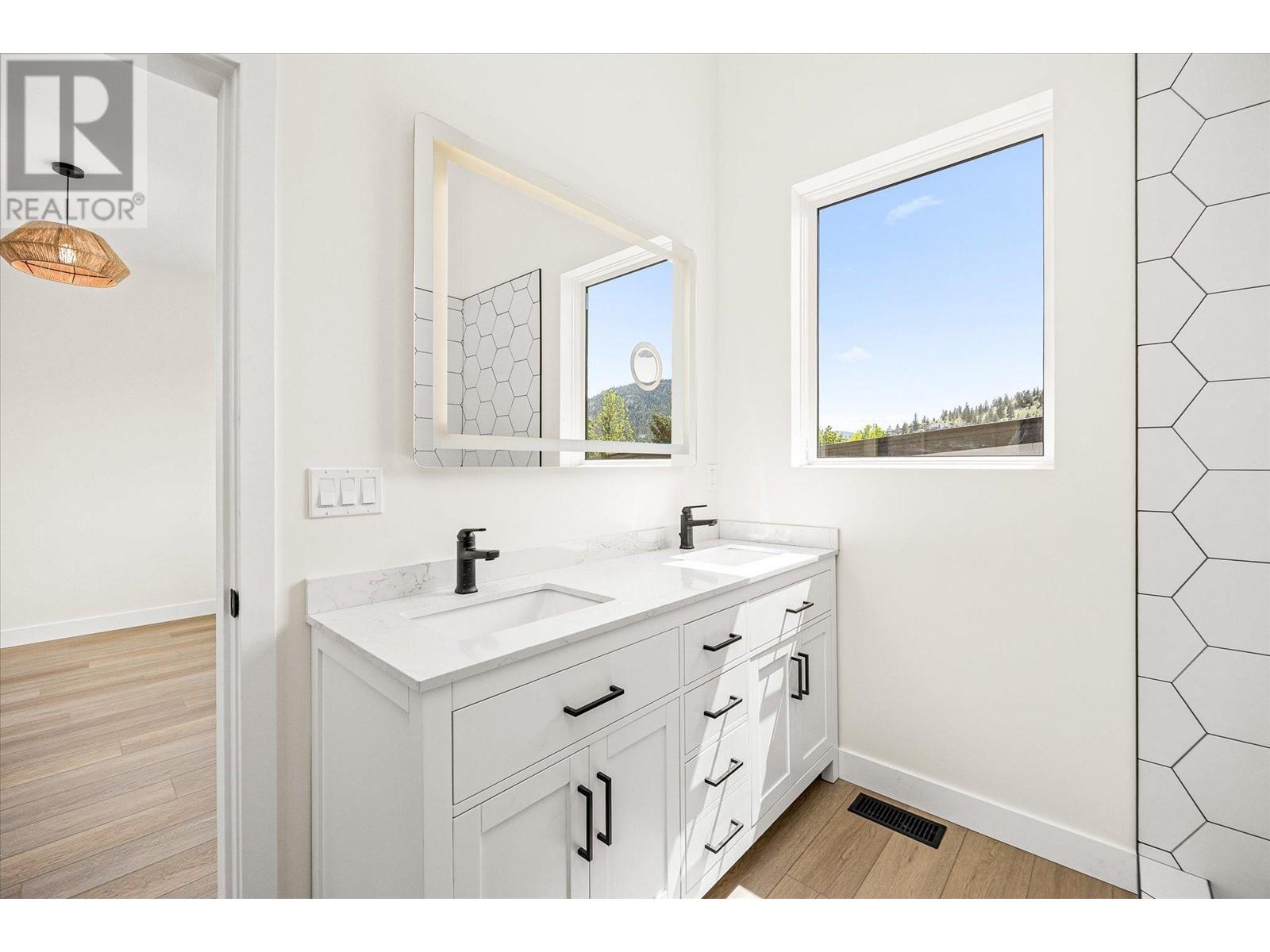 10907 Prairie Valley Road Unit# 1, Summerland