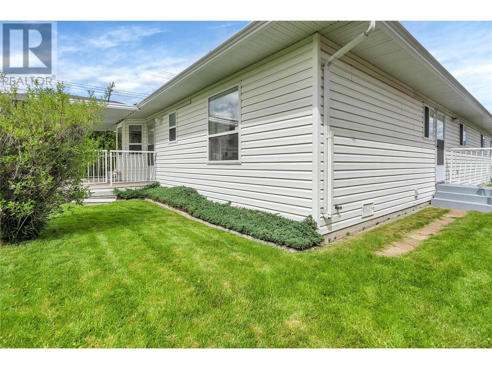  13208 Armstrong Avenue, Summerland