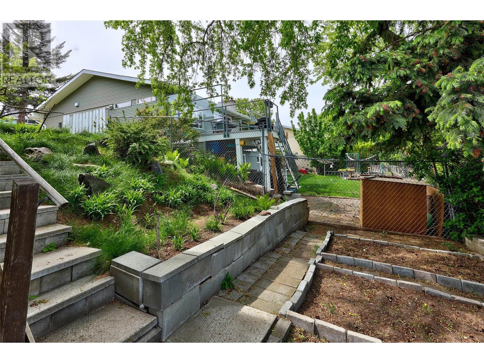 Photo 27 of 178 Waddington Drive, Kamloops BC