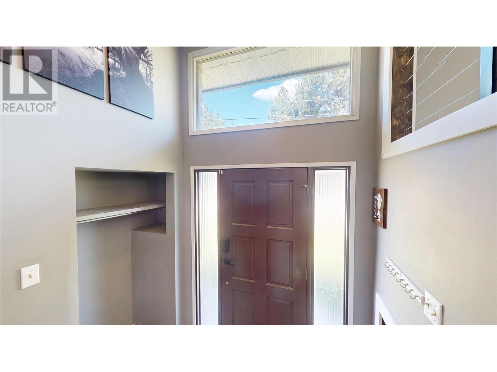 533 WOODLAND Drive NW, Cranbrook