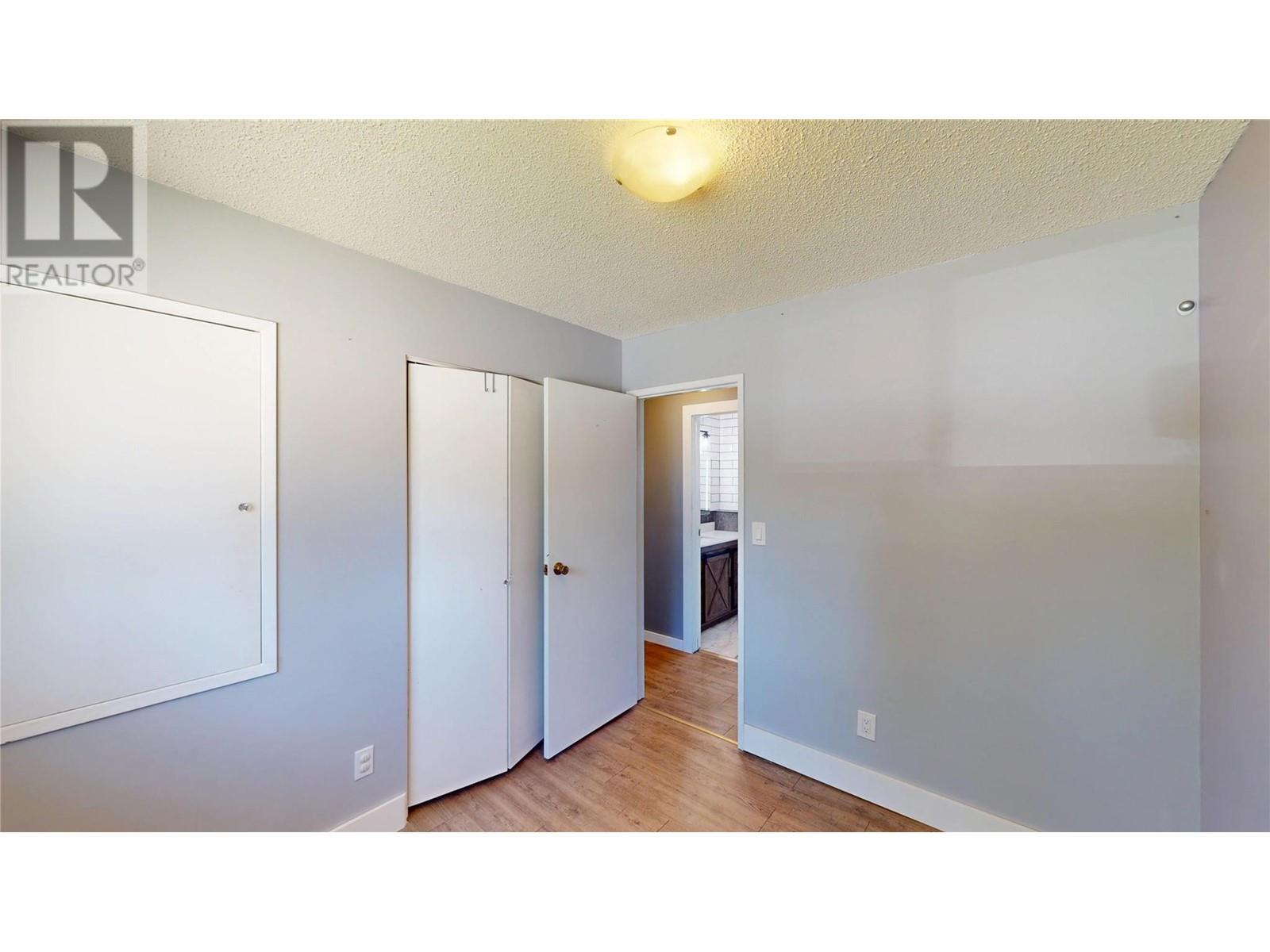 533 WOODLAND Drive NW, Cranbrook