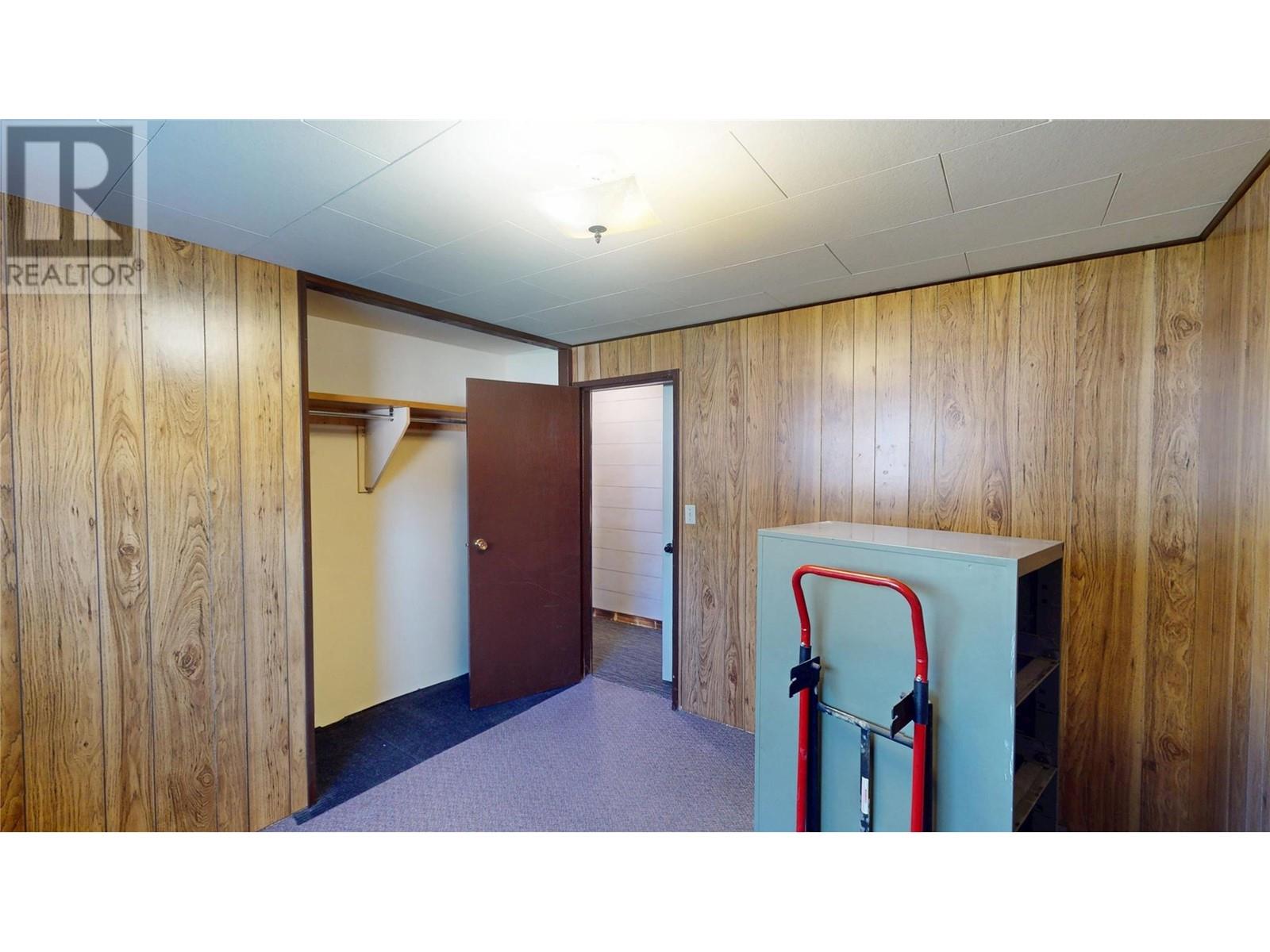 533 WOODLAND Drive NW, Cranbrook