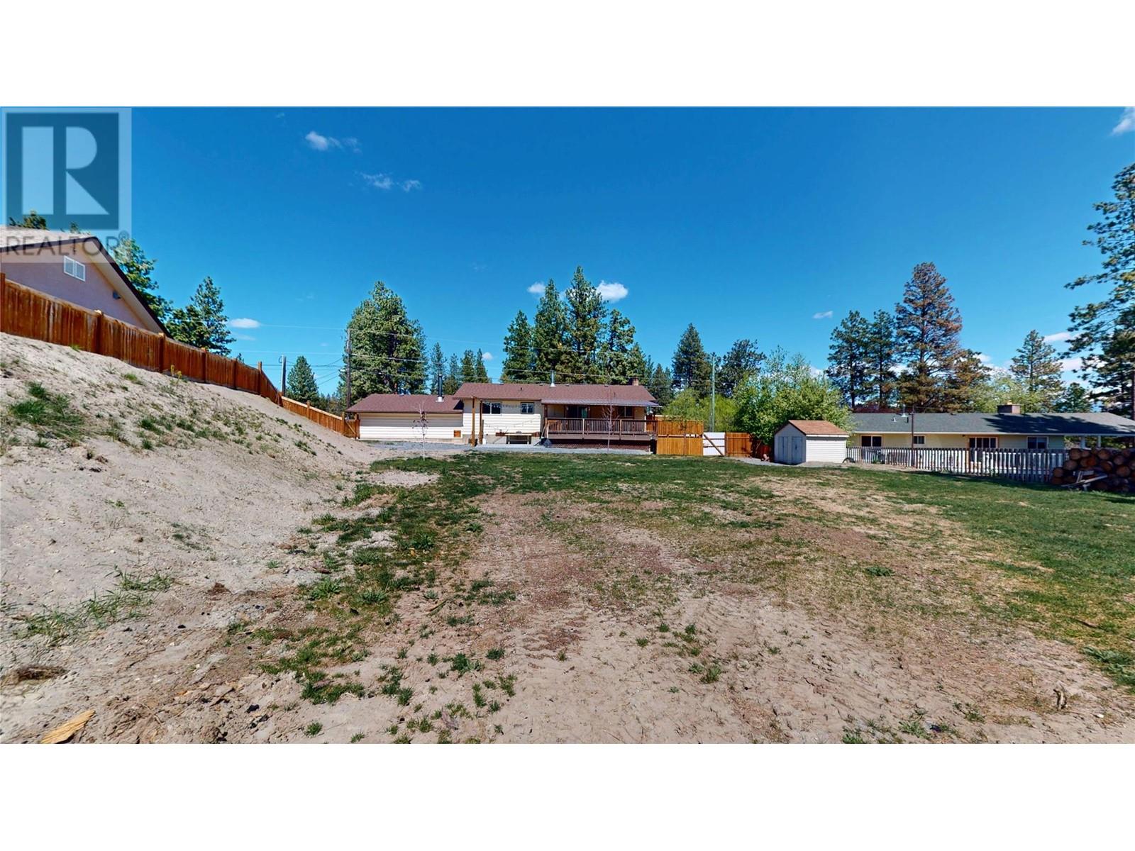 533 WOODLAND Drive NW, Cranbrook