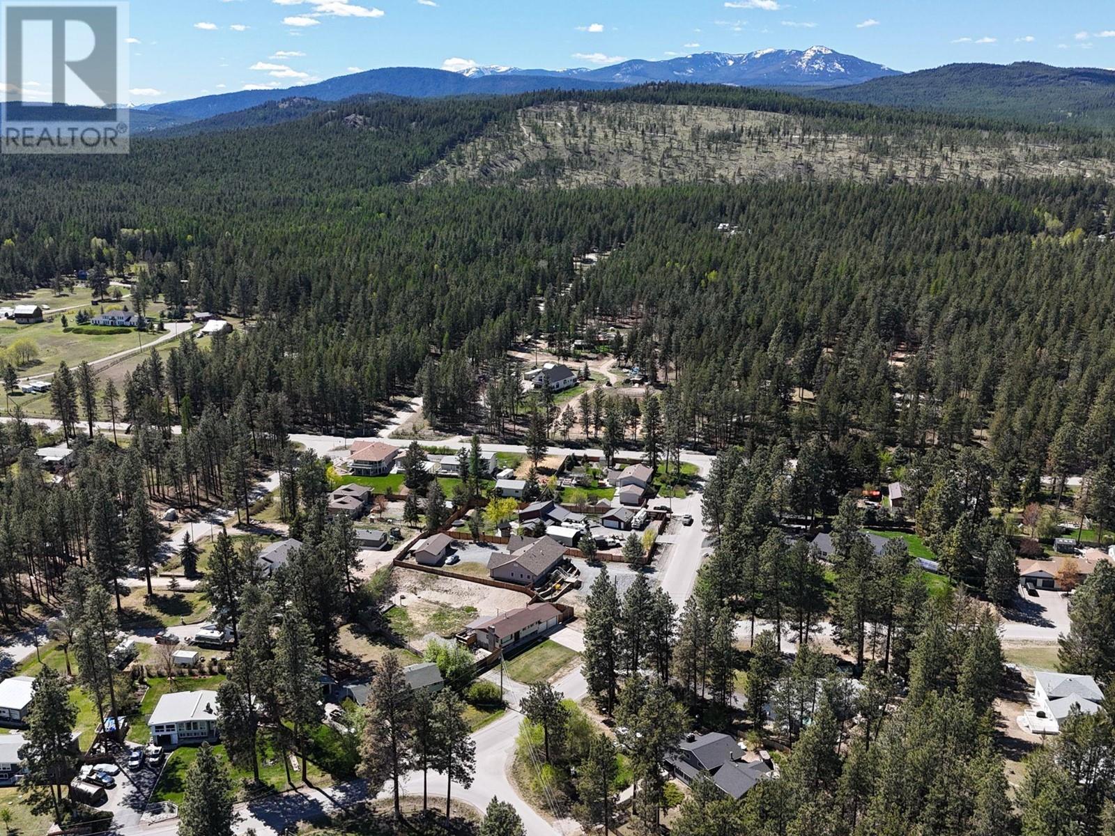 533 WOODLAND Drive NW, Cranbrook