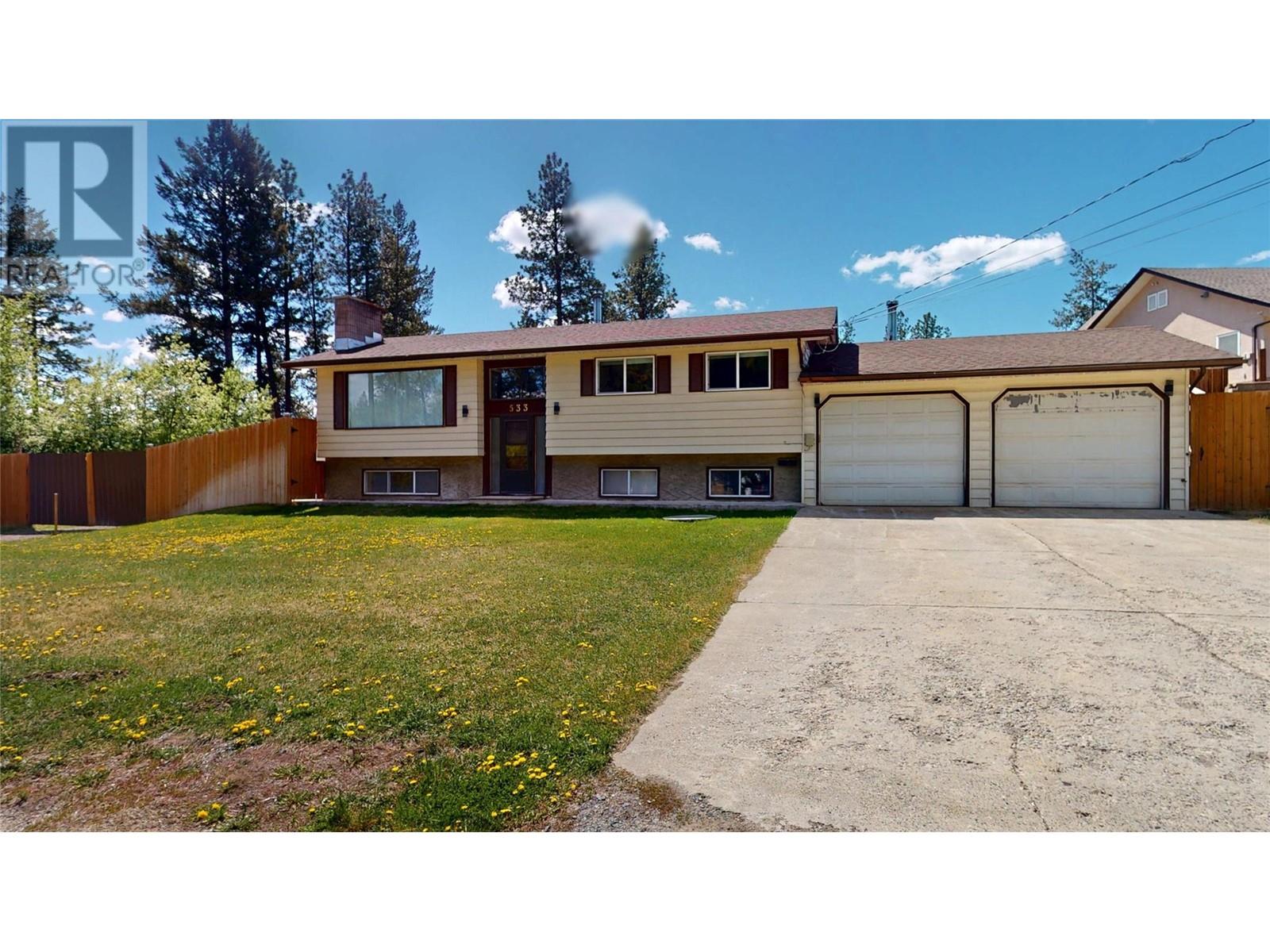 533 WOODLAND Drive NW, Cranbrook