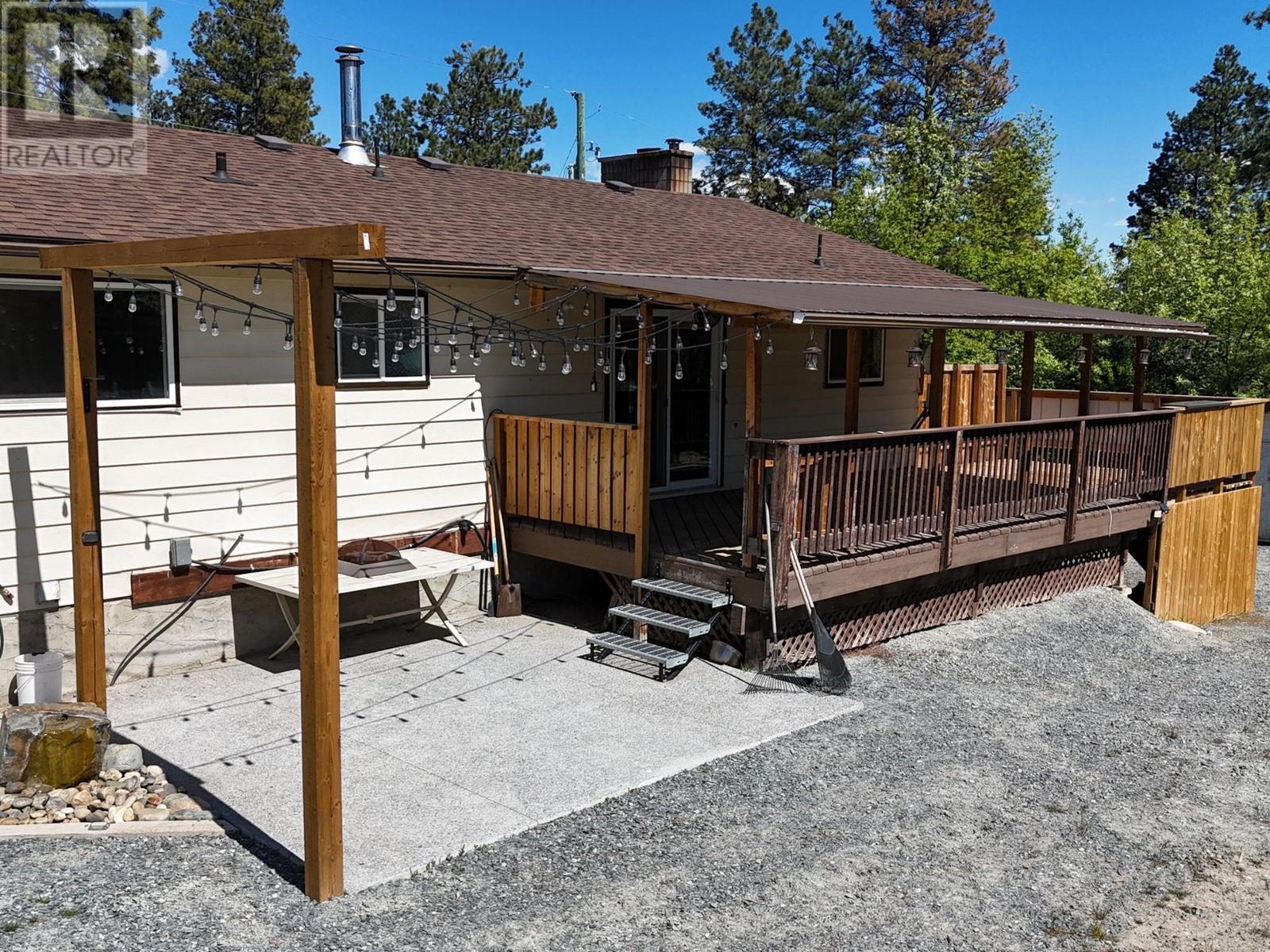 533 WOODLAND Drive NW, Cranbrook