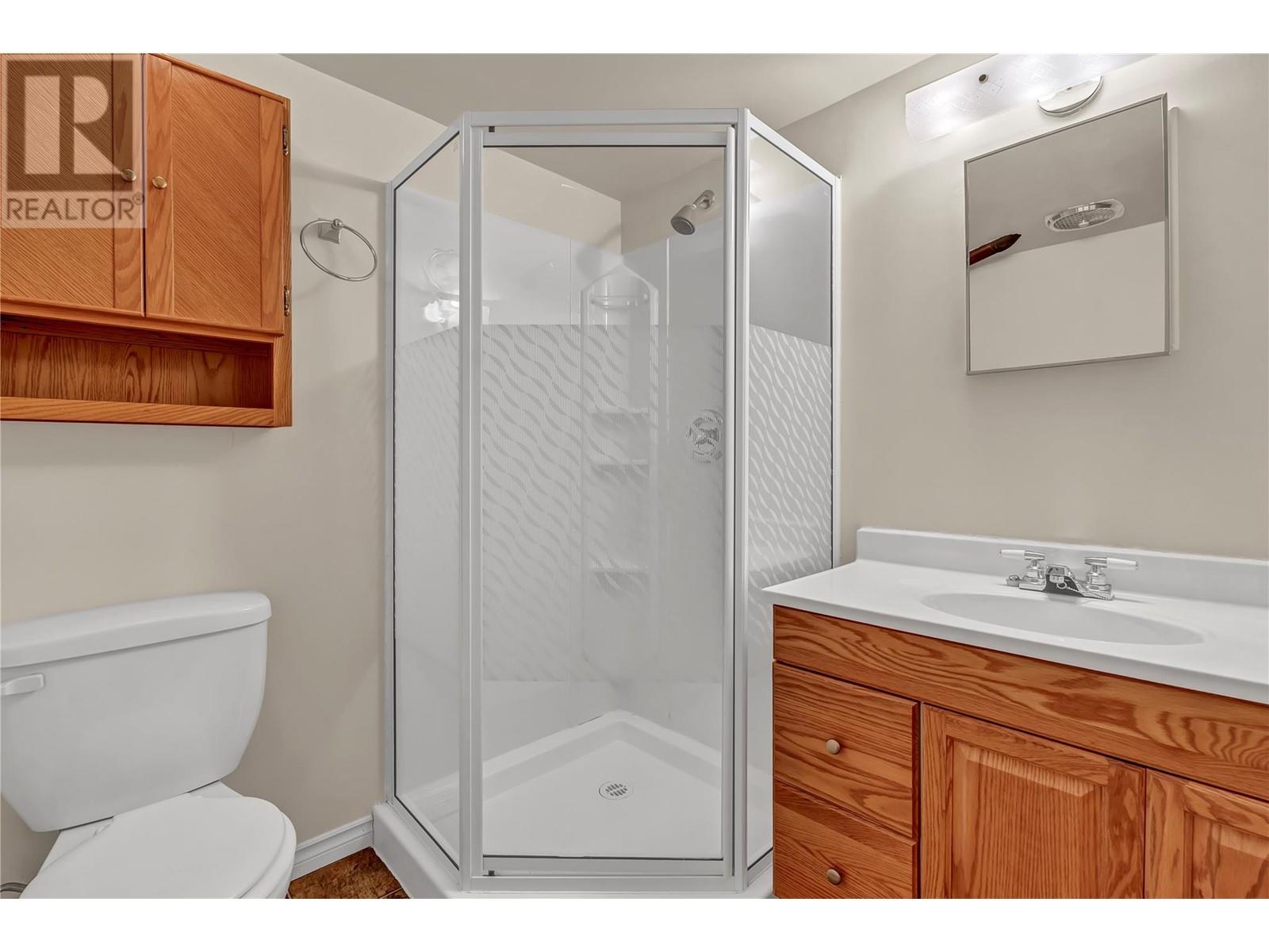  435 Penticton Avenue, Penticton