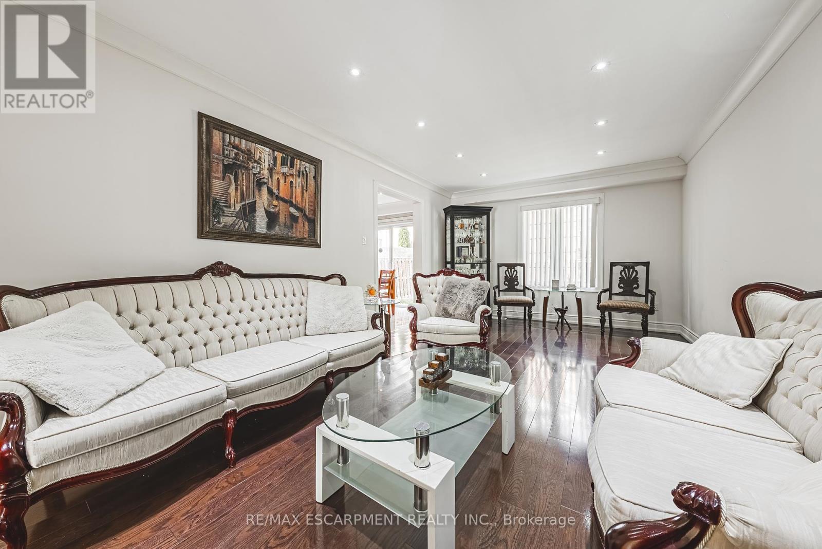 Photo 25 of 5008 Willowood Drive, Mississauga ON