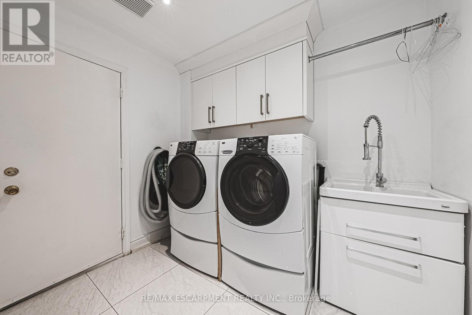 Photo 37 of 5008 Willowood Drive, Mississauga ON