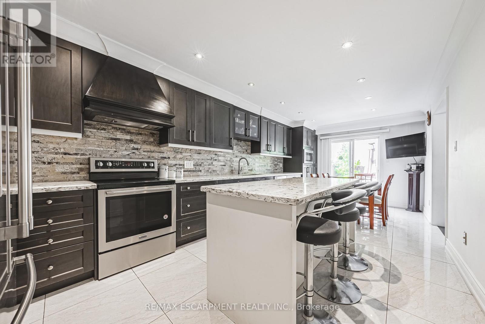 Photo 19 of 5008 Willowood Drive, Mississauga ON