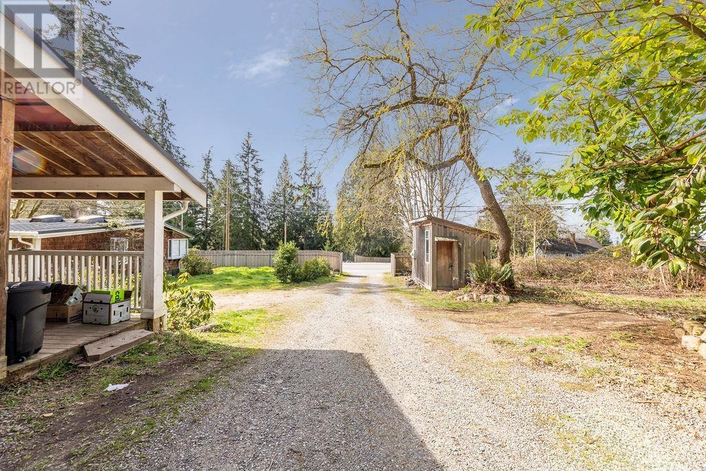 2470 SUNSHINE COAST HIGHWAY, Roberts Creek
