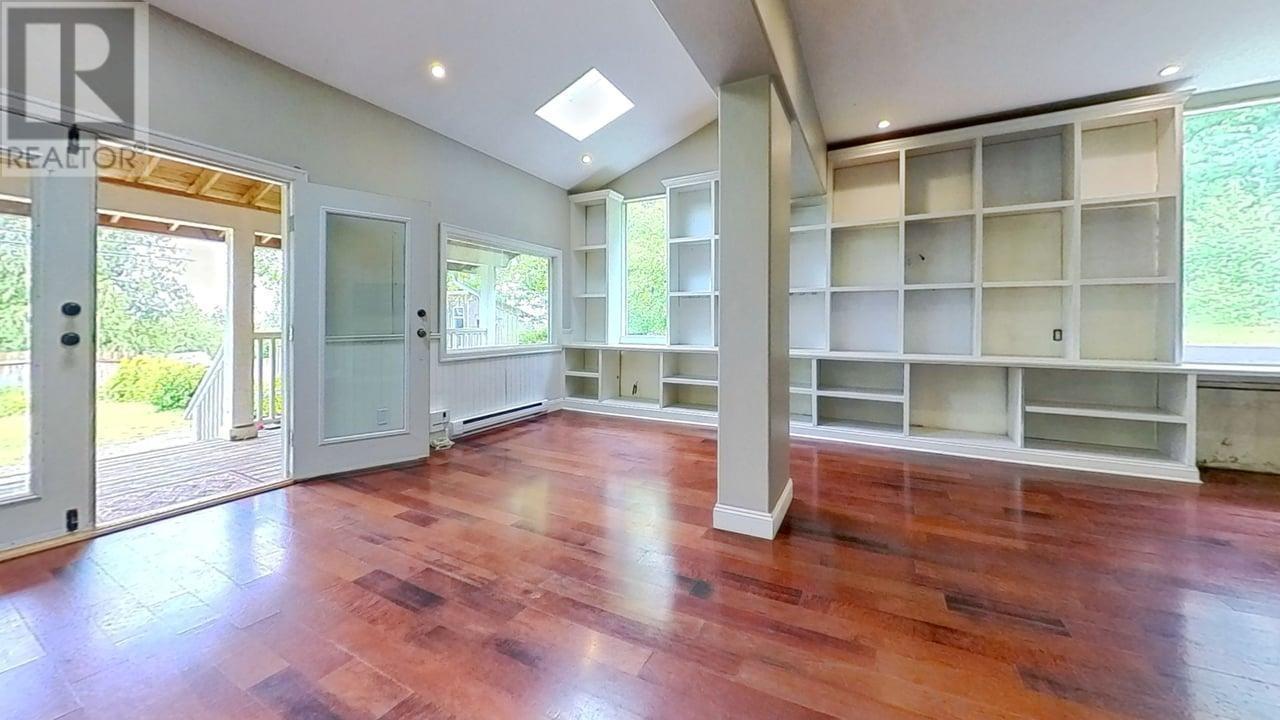 2470 SUNSHINE COAST HIGHWAY, Roberts Creek