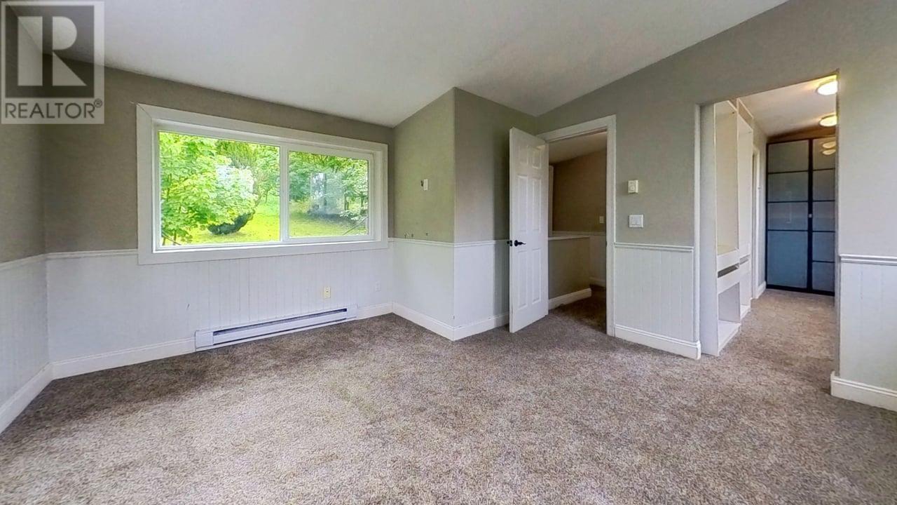 2470 SUNSHINE COAST HIGHWAY, Roberts Creek