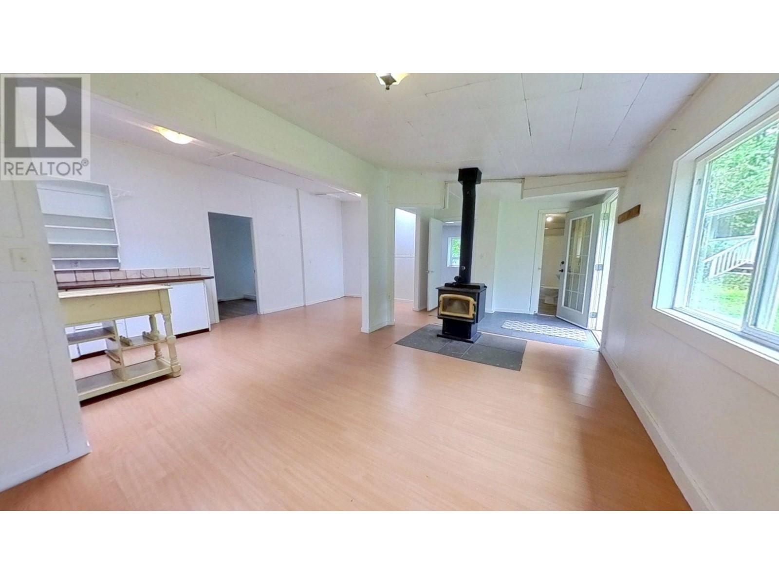2470 SUNSHINE COAST HIGHWAY, Roberts Creek