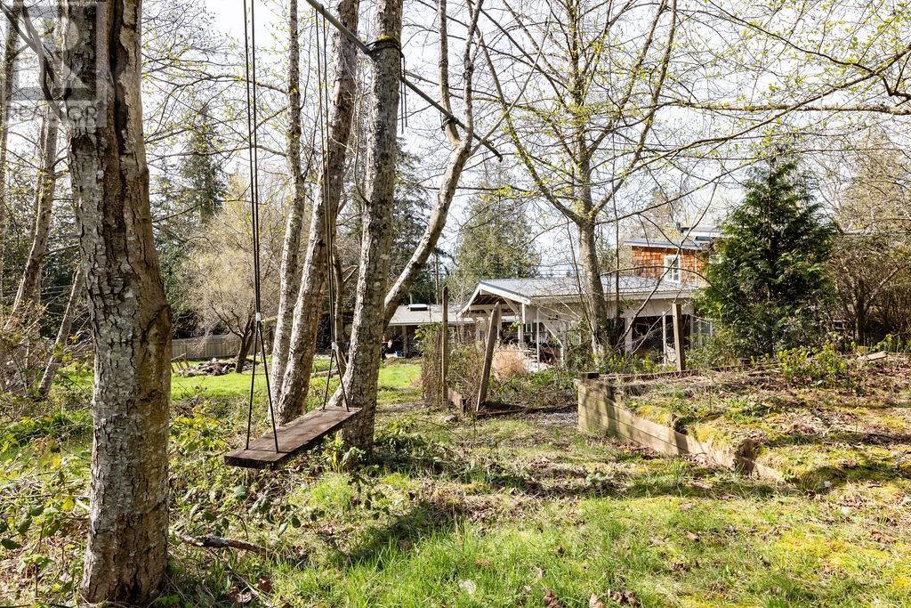 2470 SUNSHINE COAST HIGHWAY, Roberts Creek