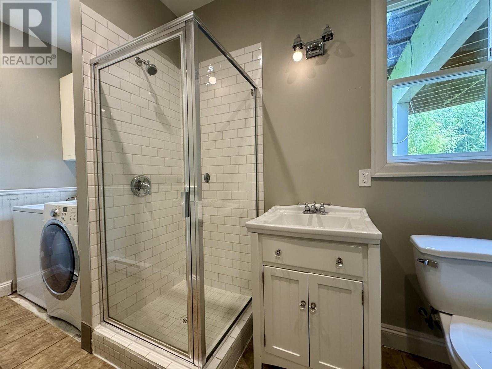2470 SUNSHINE COAST HIGHWAY, Roberts Creek