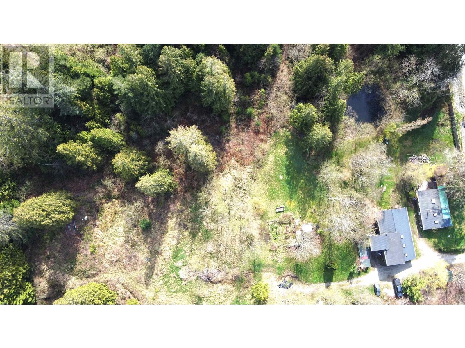 2470 SUNSHINE COAST HIGHWAY, Roberts Creek