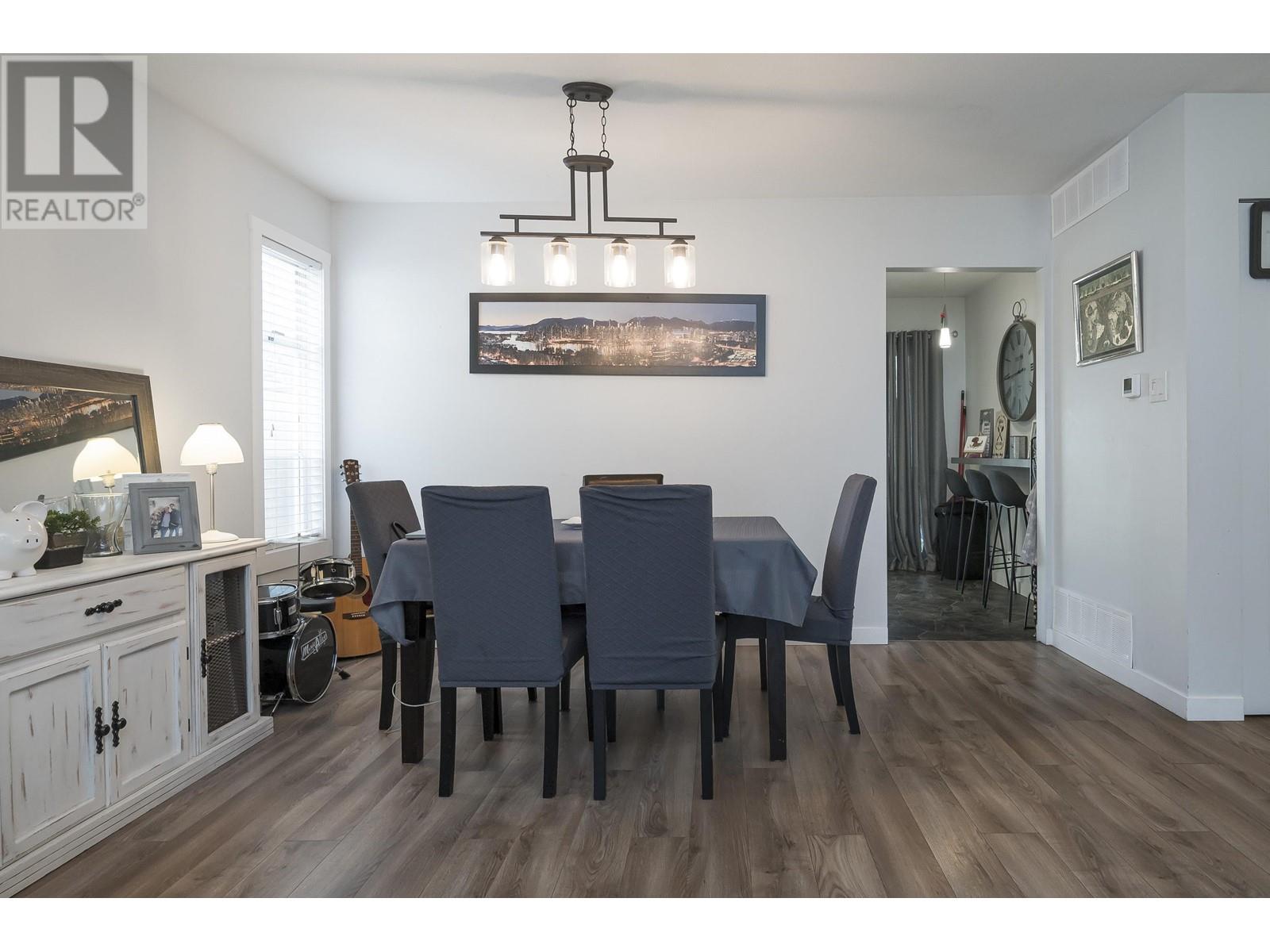 Photo 5 of 12145 207 A Street, Maple Ridge BC