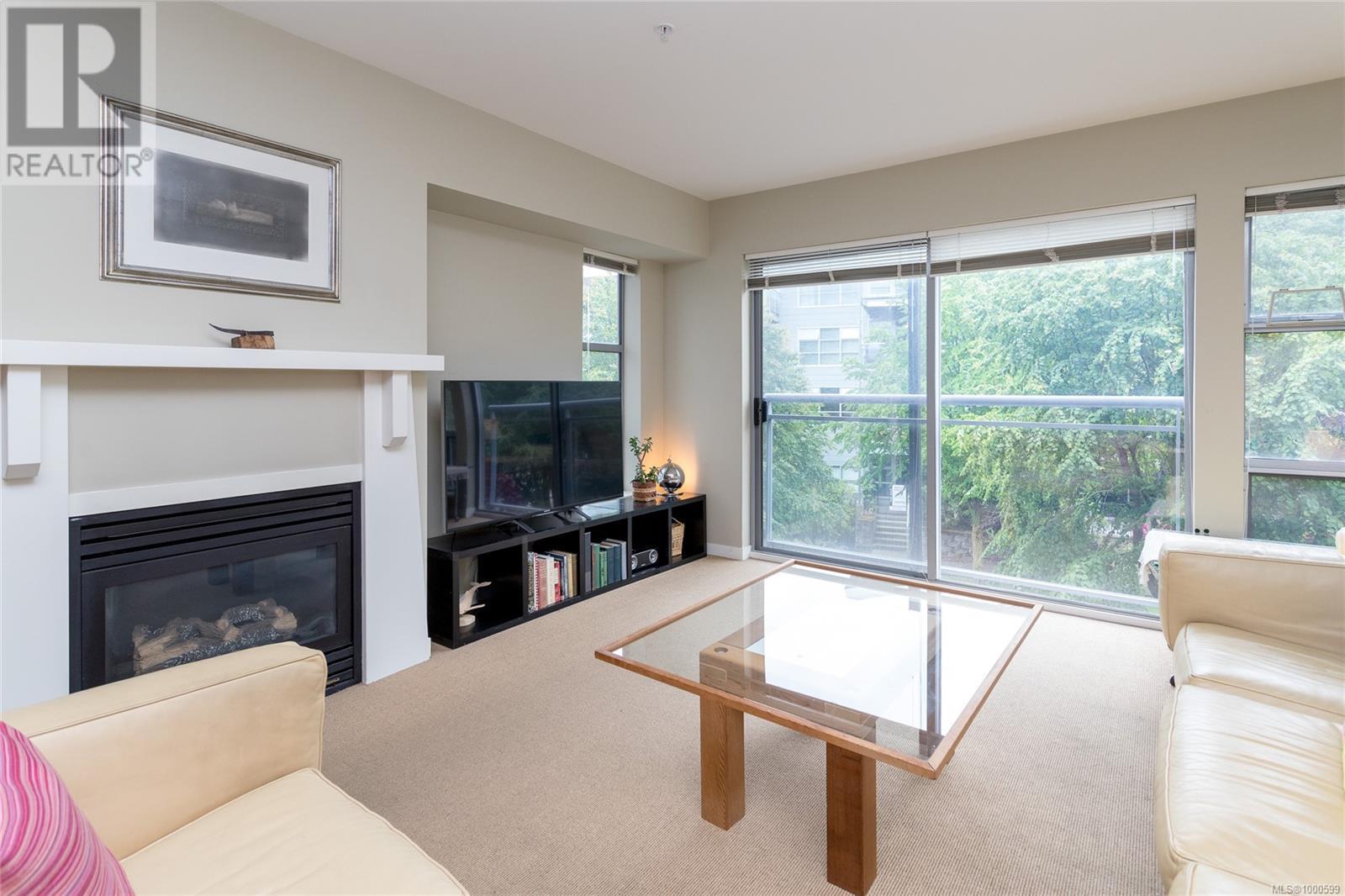311 90 Regatta Landing, Victoria