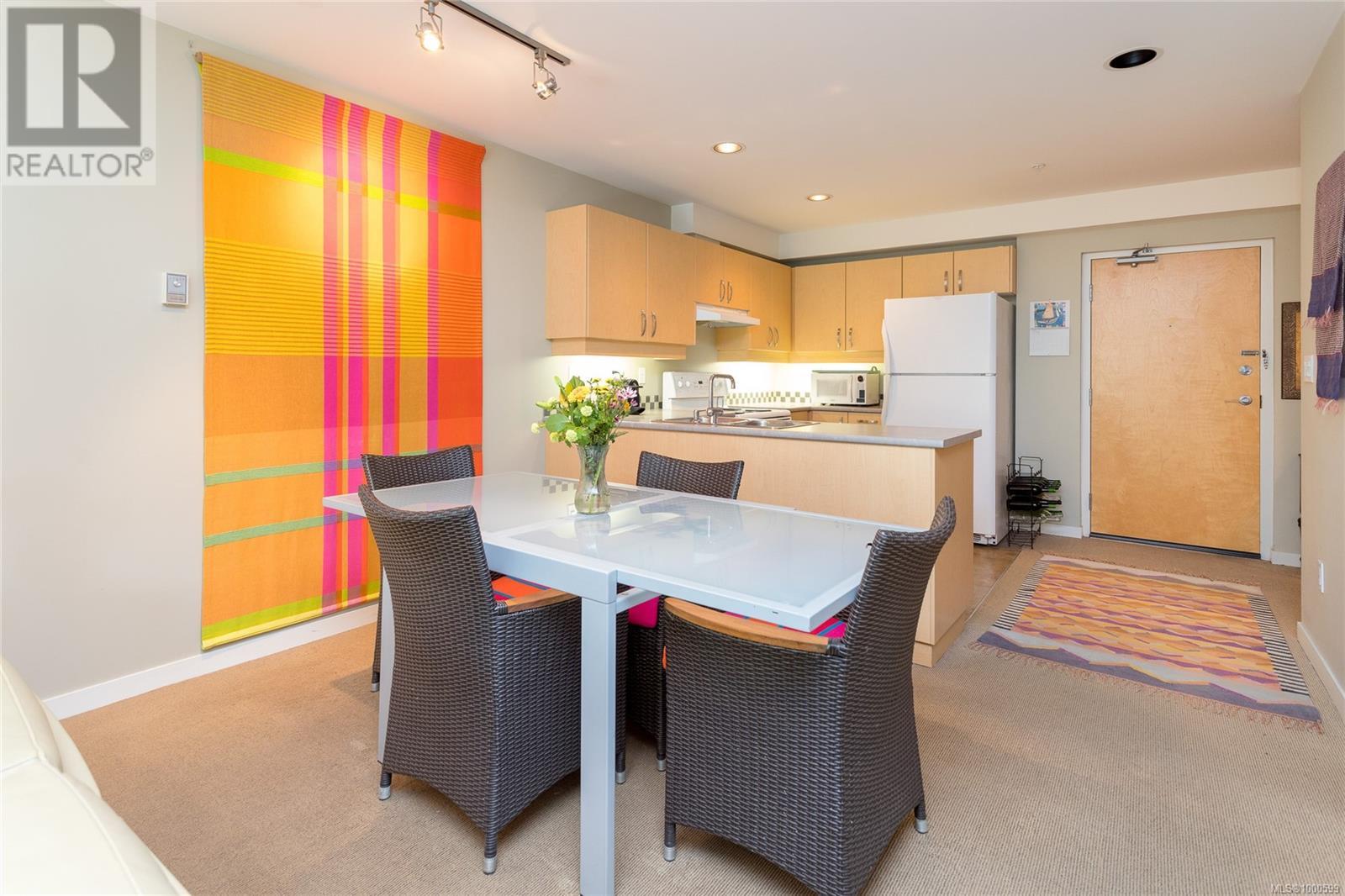311 90 Regatta Landing, Victoria