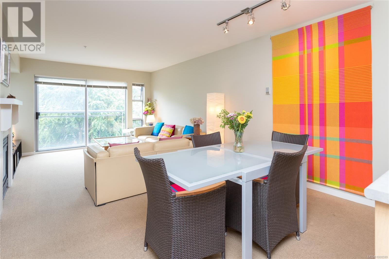 311 90 Regatta Landing, Victoria