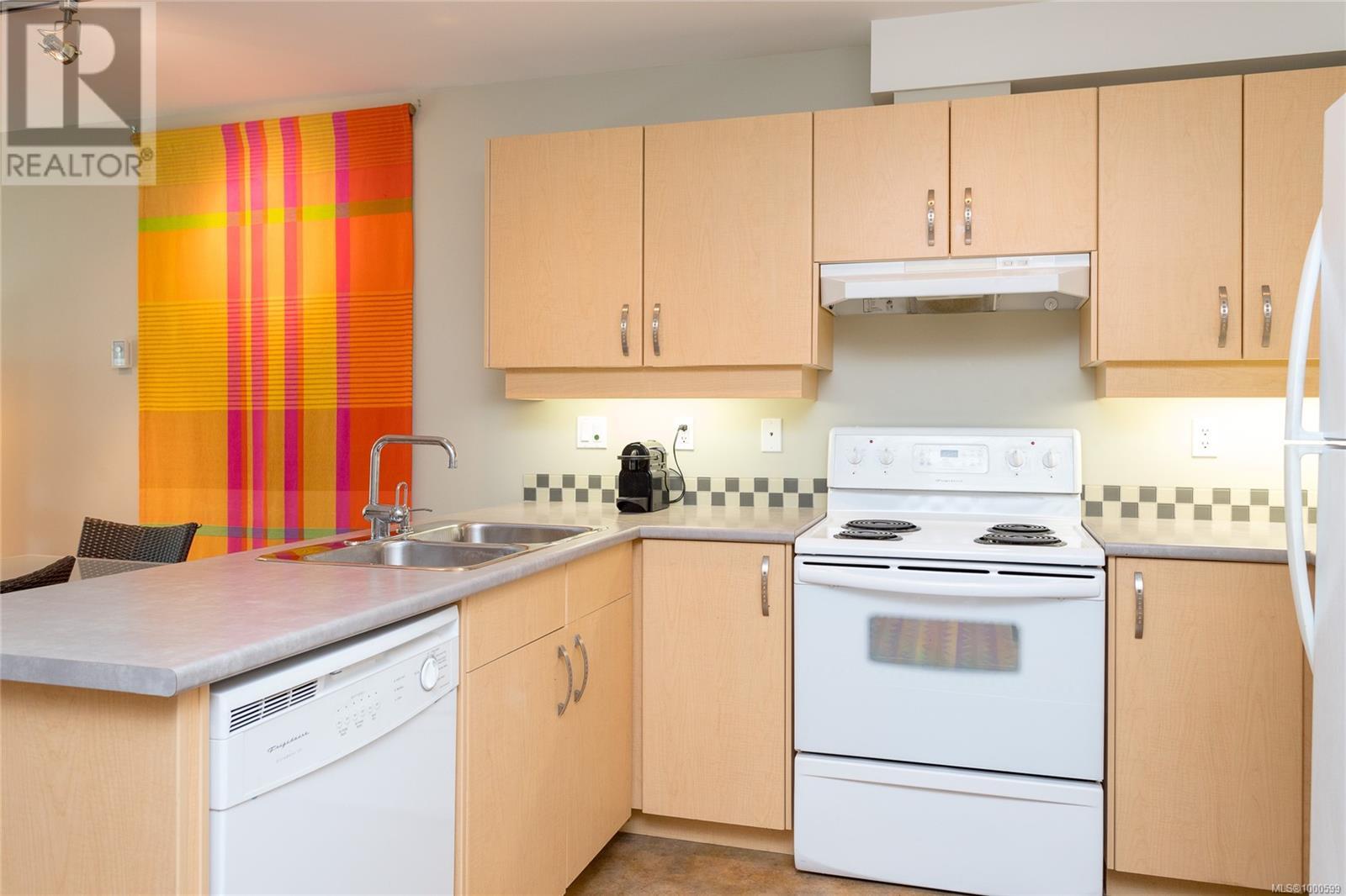 311 90 Regatta Landing, Victoria