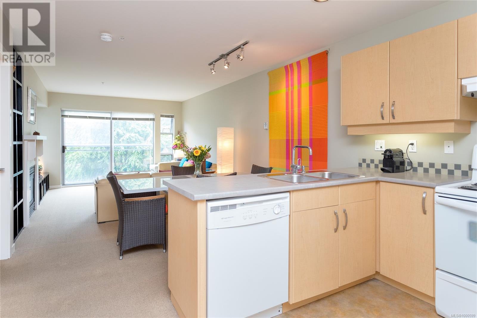 311 90 Regatta Landing, Victoria
