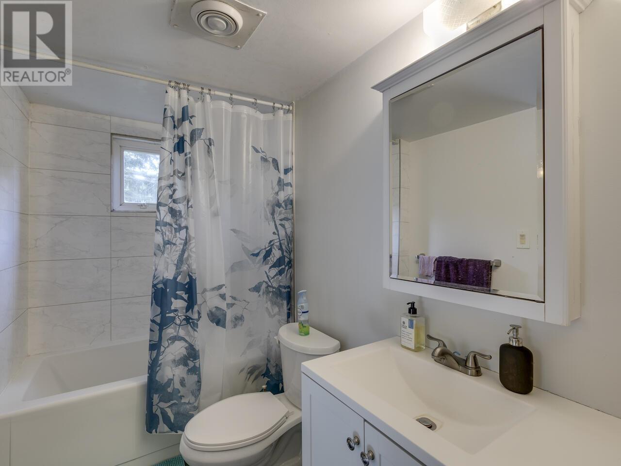 Photo 16 of 21 38173 Westway Avenue, Squamish BC