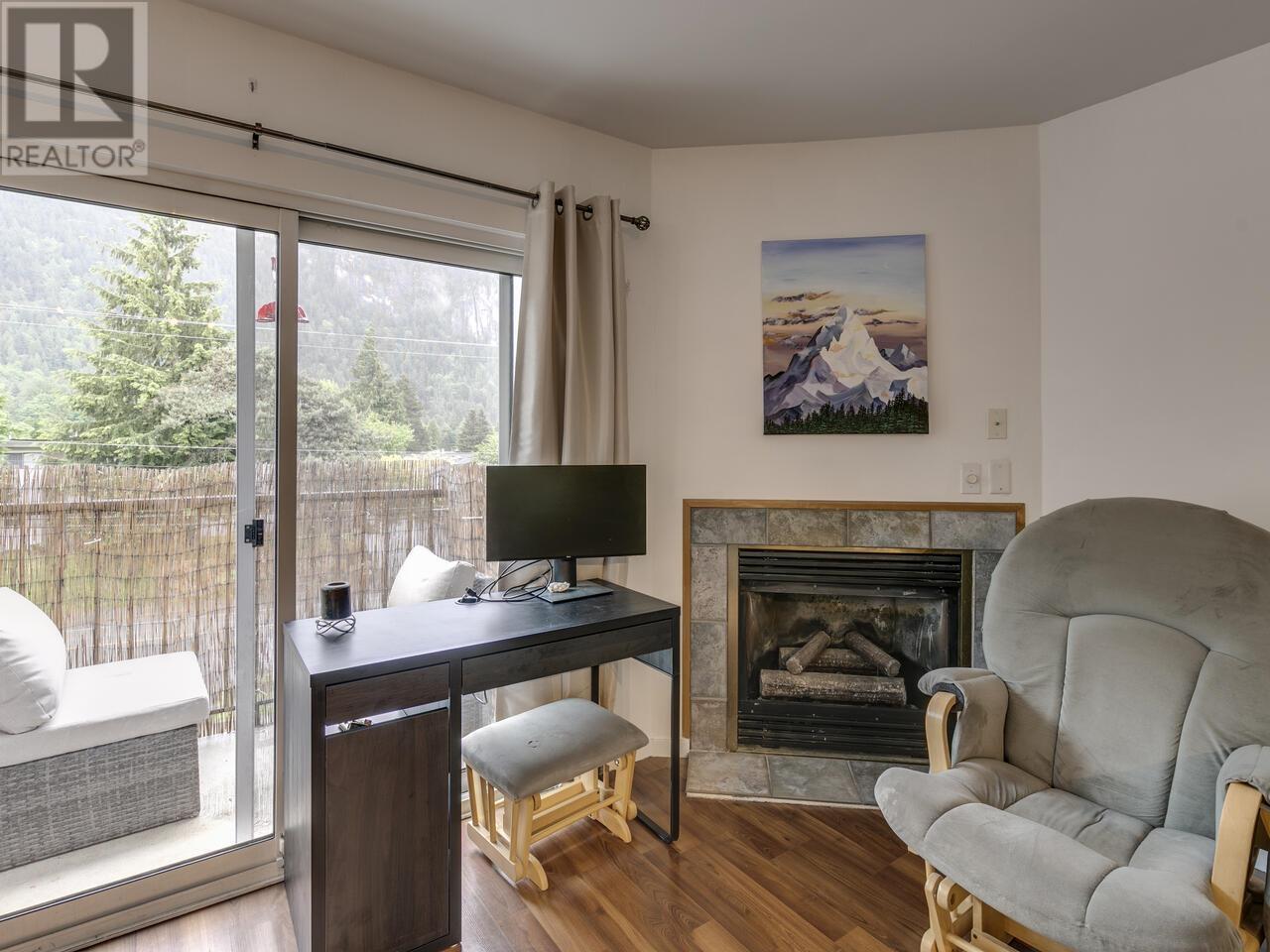 Photo 10 of 21 38173 Westway Avenue, Squamish BC