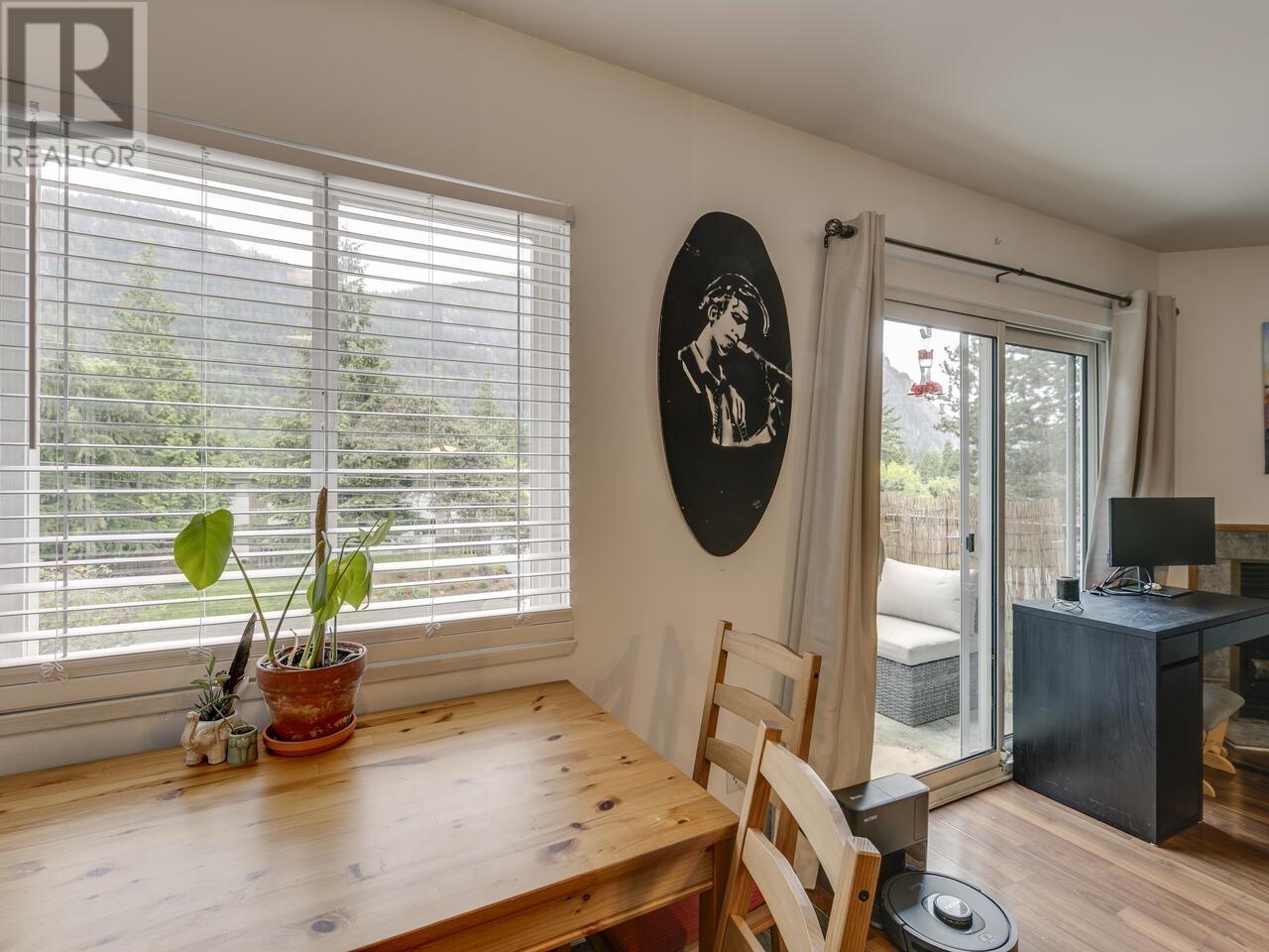 Photo 8 of 21 38173 Westway Avenue, Squamish BC