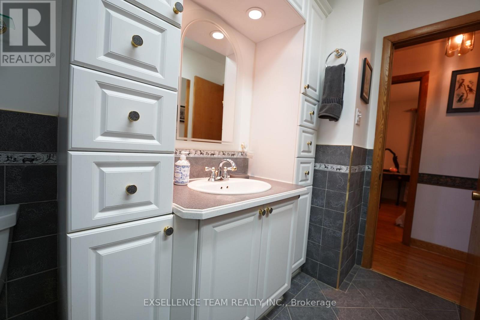 Photo 36 of 1212 Brodeur Street, Cornwall ON