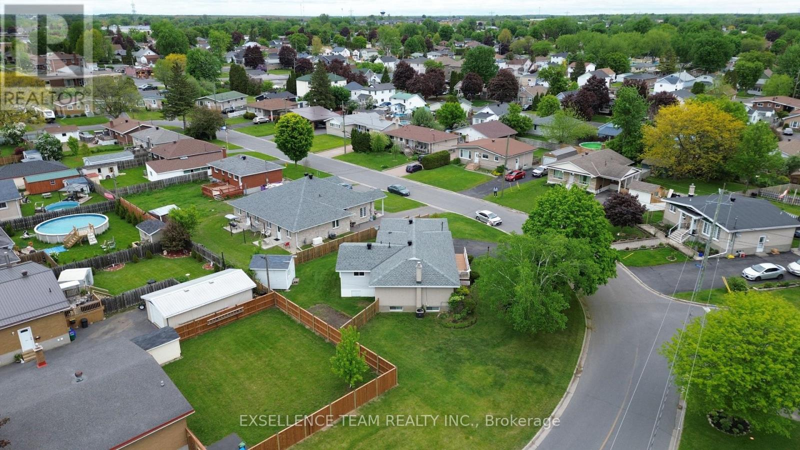 Photo 19 of 1212 Brodeur Street, Cornwall ON