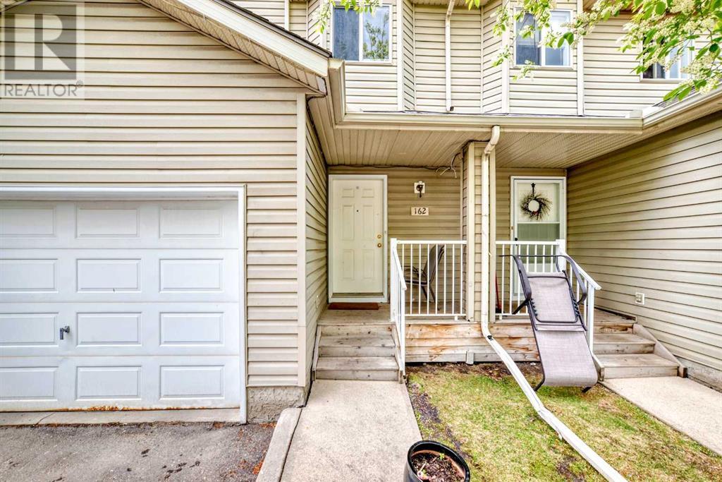 Single Family House for Sale in  Mt Aberdeen Manor SE McKenzie Lake Calgary 