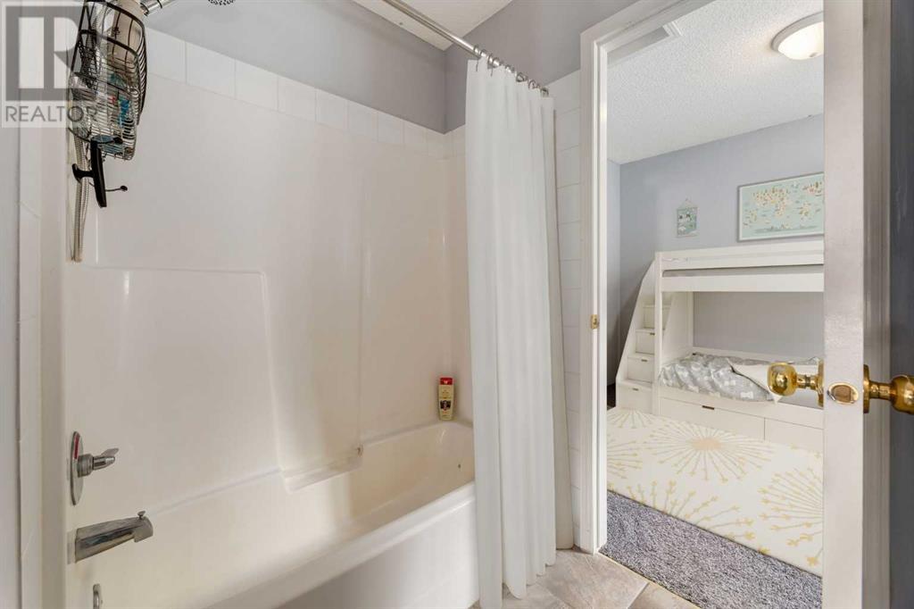 Single Family House for Sale in  Mt Aberdeen Close SE McKenzie Lake Calgary 