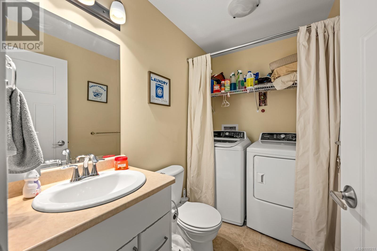 18 3400 Coniston Cres, Cumberland