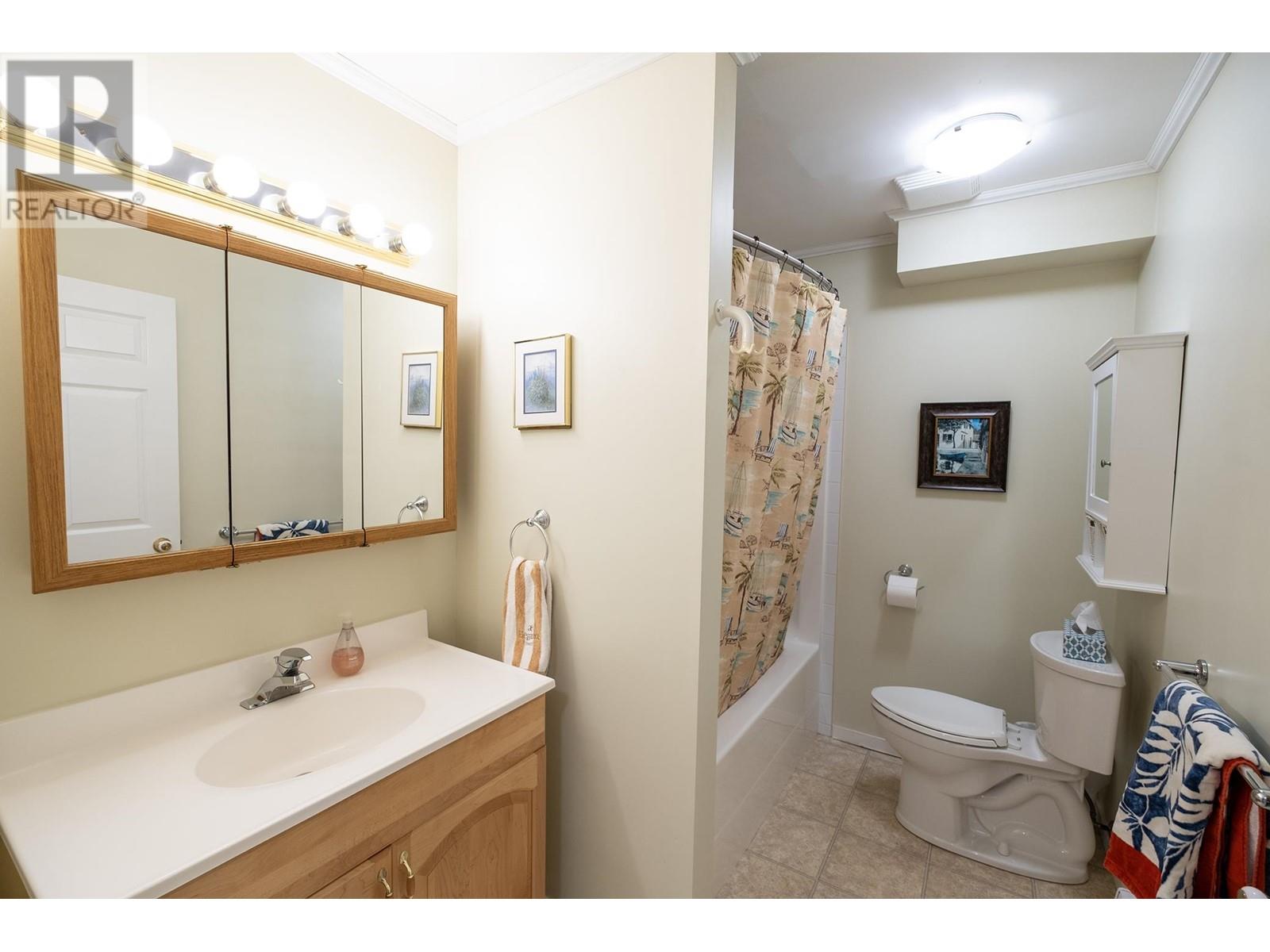 2556 LOWER ROAD, Roberts Creek