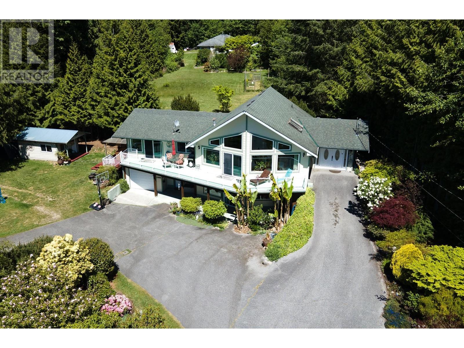 2556 LOWER ROAD, Roberts Creek