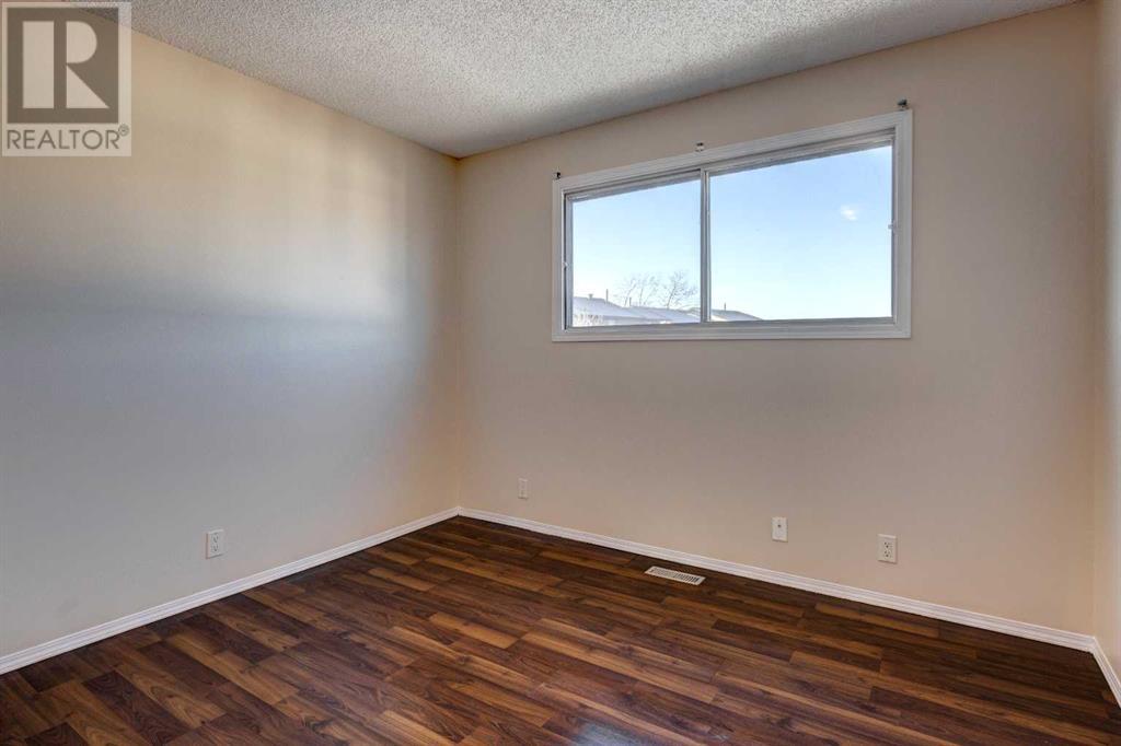 27 Castleridge Road NE, Calgary, Alberta