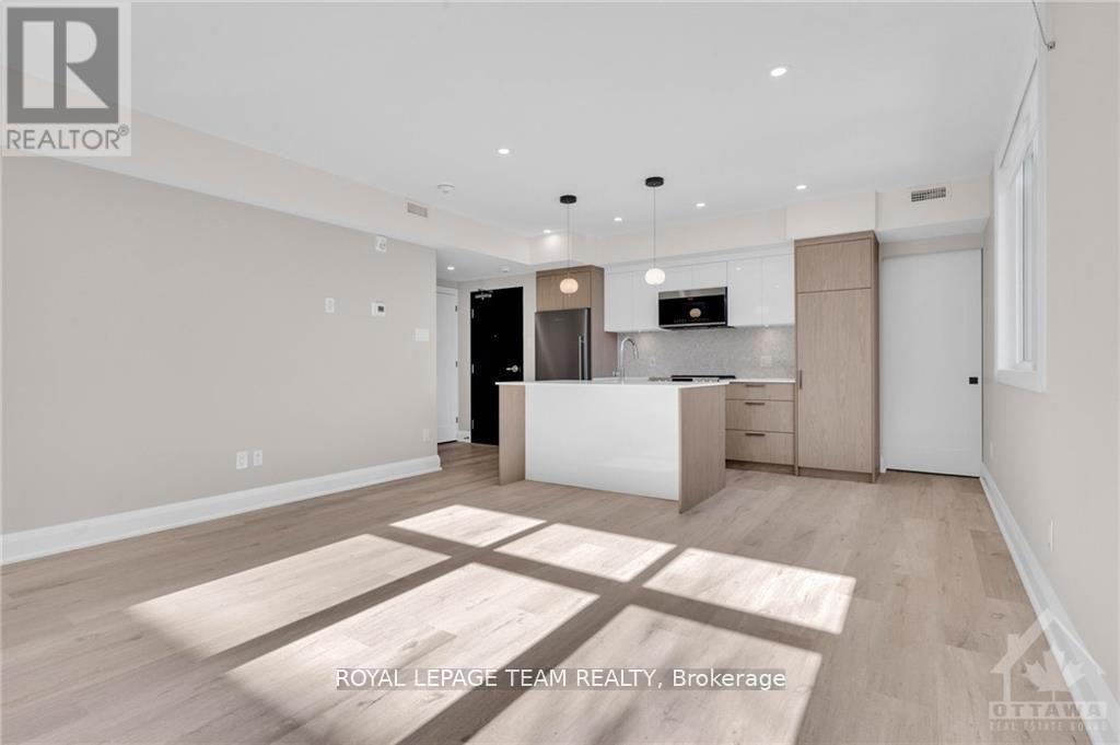 Photo 10 of 4 58 Florence Street, Ottawa ON